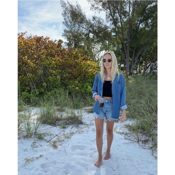 Long Sleeve Relaxed Denim Button-Down Shirt Universal Thread 
Medium Wash new - Picture 5 of 6